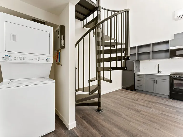 2828 Howard Ave — Photo 14