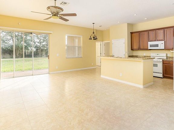 3rd image of 229 Crepe Myrtle Dr