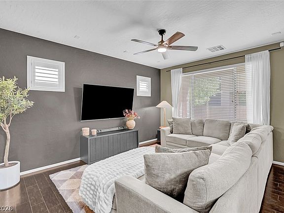 4th image of 10423 Lilac Square Ave