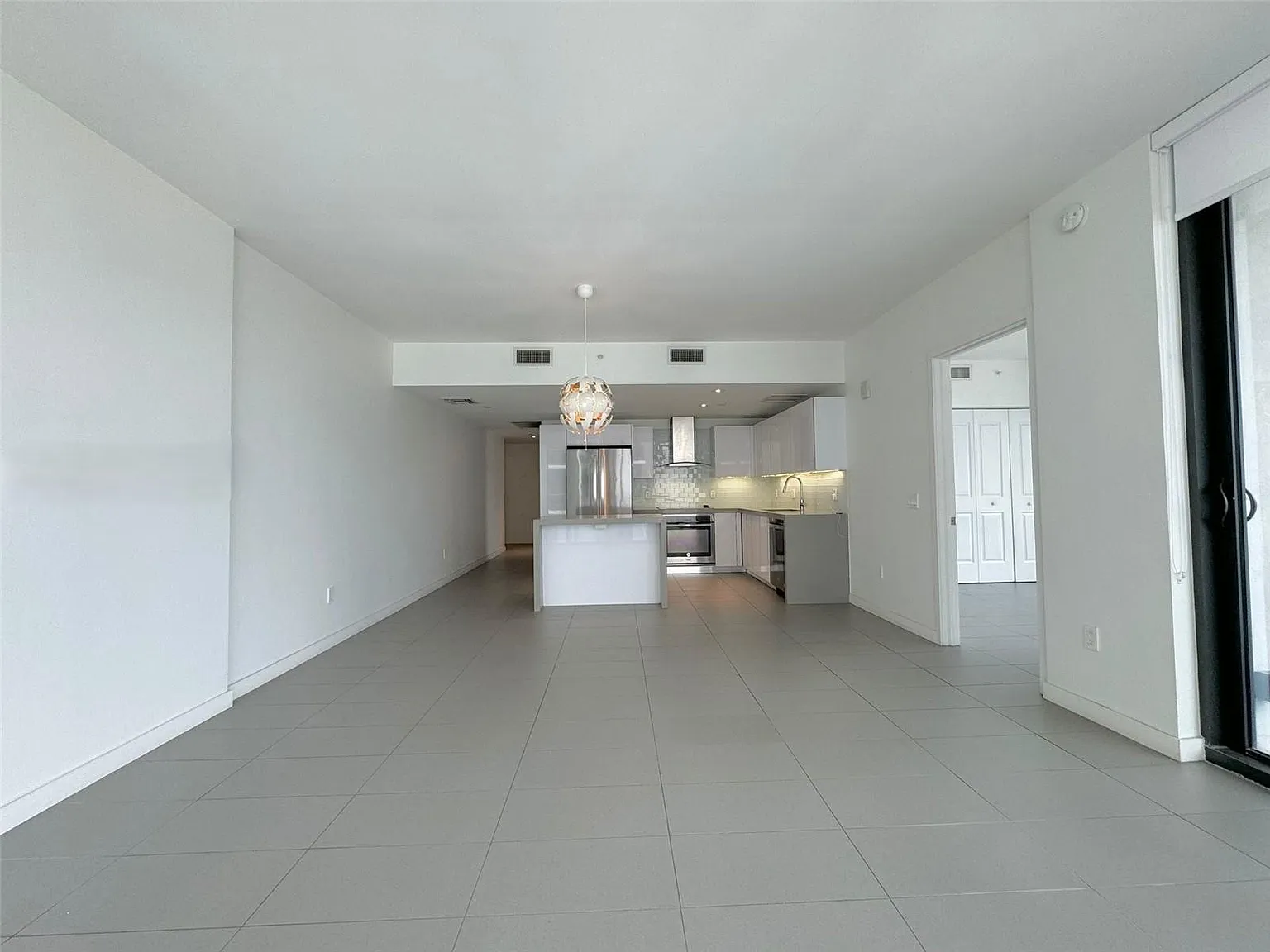 2 bed, 1100 sqft, $3,600 — Photo 3