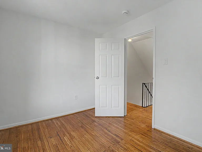 915 N 6th St — Photo 19