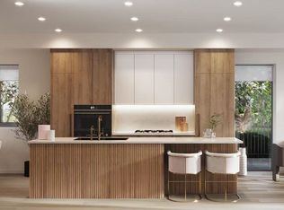 6818 Ash St #204, Vancouver, BC