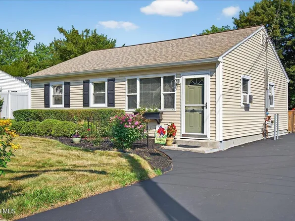 11 Riverview Drive, Niskayuna, NY 12309