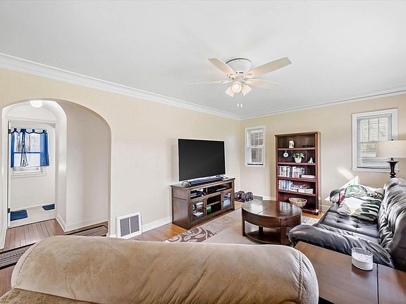 2nd image of 3022 Main AVENUE
