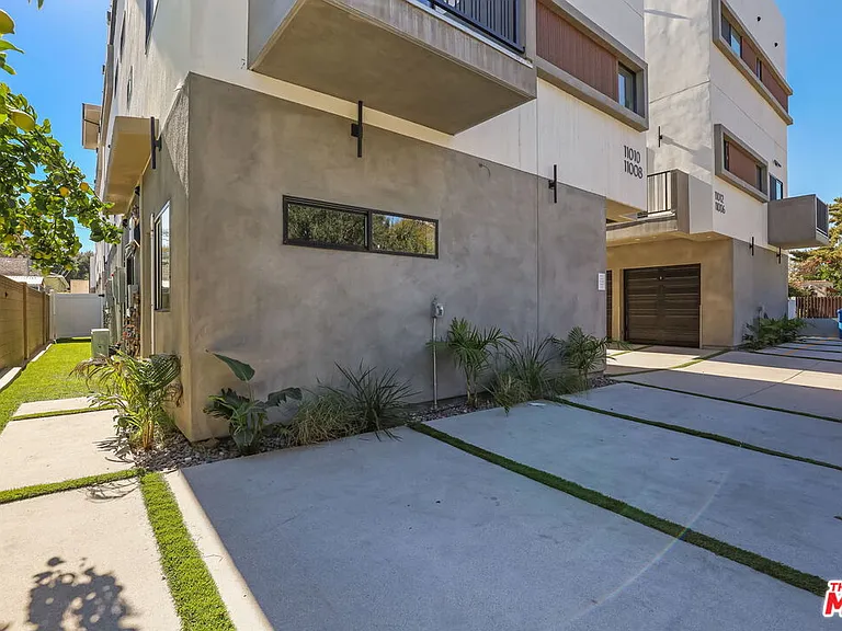 11010 Hortense St #1/4 — Photo 13