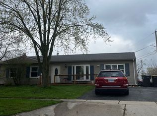 104 Ridge Cir, Streamwood, IL 60107