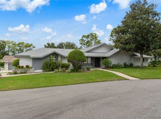 8 W Winged Foot Ct, Homosassa, FL 34446