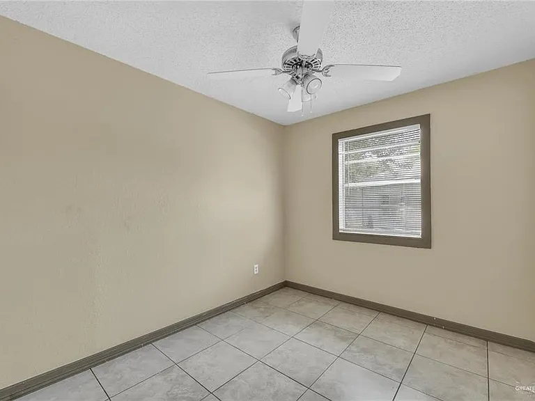 440 W Siesta St — Photo 5