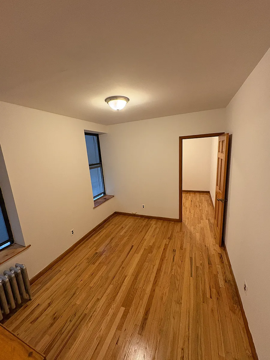 Building Photo - 146 E 98th St #18