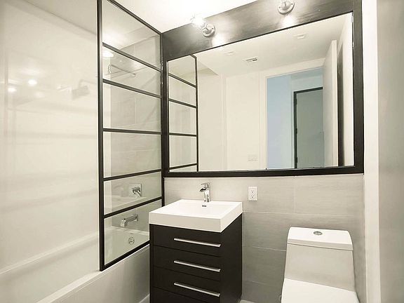 5th image of 88 Hart St APT 1B