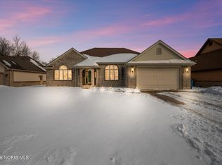 1301 Oaktree Ct, Oregon, OH 43616