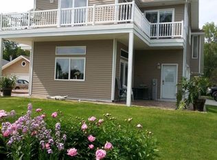 W3697 Lake Shore Dr, Lake Geneva, WI 53147