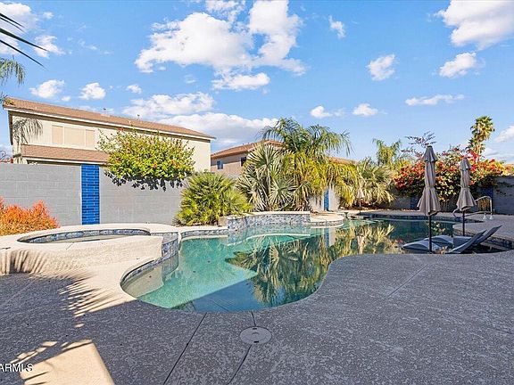 5th image of 890 E HEATHER Drive