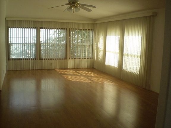 5th image of 2613 Scotlac Ct SW