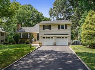 1701 Oakwood Ter, Scotch Plains, NJ 07076
