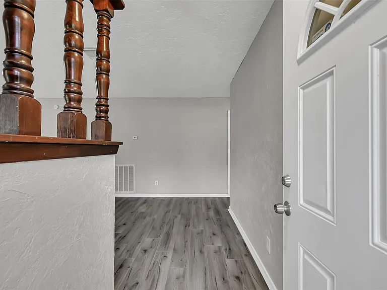 29806 Lazy Ln — Photo 2