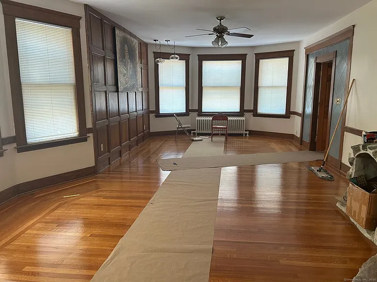 251 Sherman Ave — Photo 3