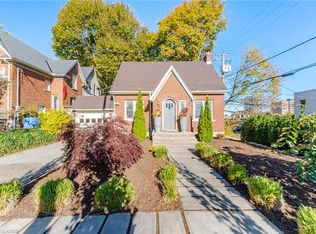 11 Rock Ave, Kitchener, ON N2M 2N9