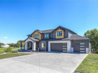 719 S Minter Rd, Grain Valley, MO 64029