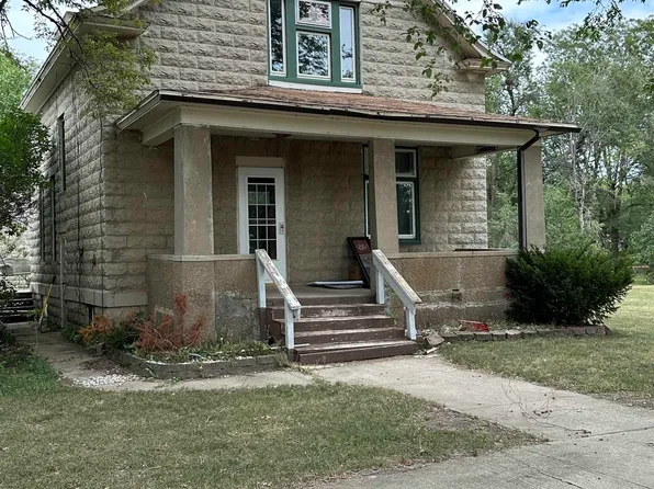 110 Hoyt St E, Carthage, SD 57323