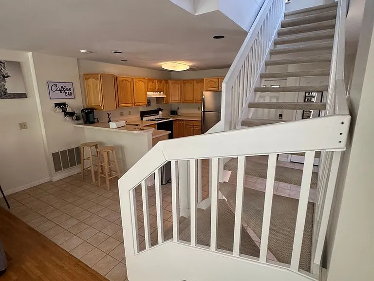 133 Walton St — Photo 12