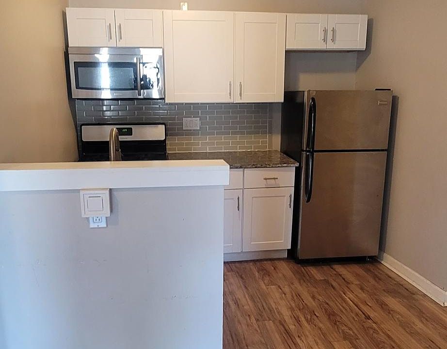 1st image of 1172 Plymouth Ave S APT 2