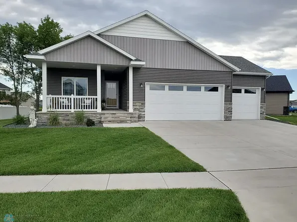 1003 26th Ave W, West Fargo, ND 58078