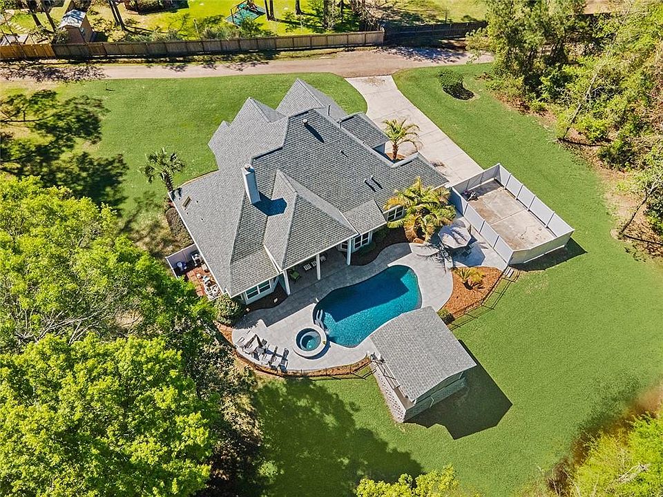 1st image of 371 Oak Island Dr