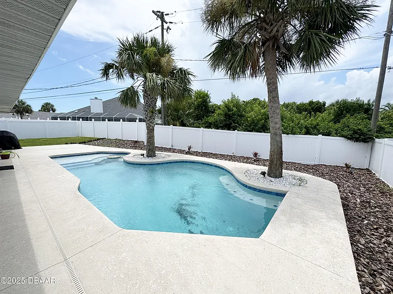 54 Capistrano Dr — Photo 14
