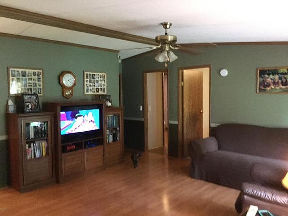 3rd image of 113 Thomas Dr