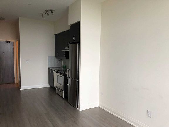 4th image of 8763 Bayview Ave #805