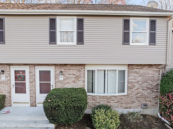 2nd image of 20 Potter Ave Unit 2