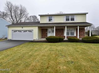 67 Delafield Dr, Albany, NY 12205