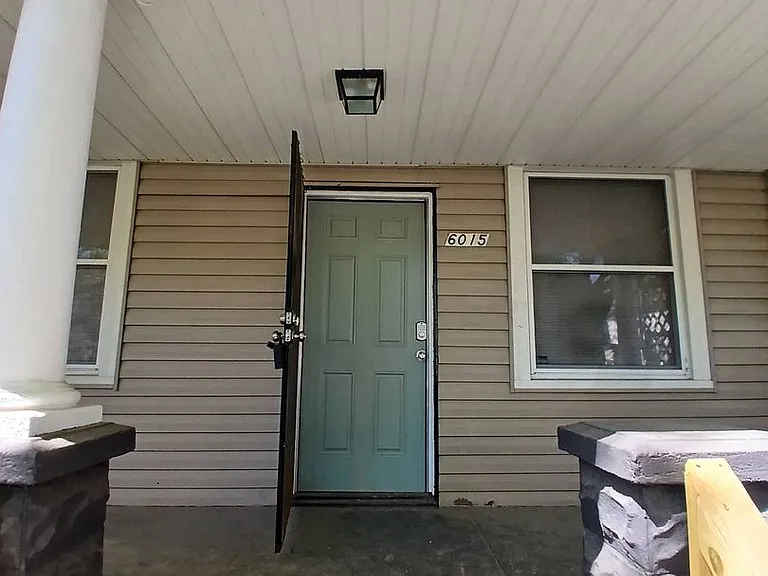 6015 Hosmer Ave — Photo 43