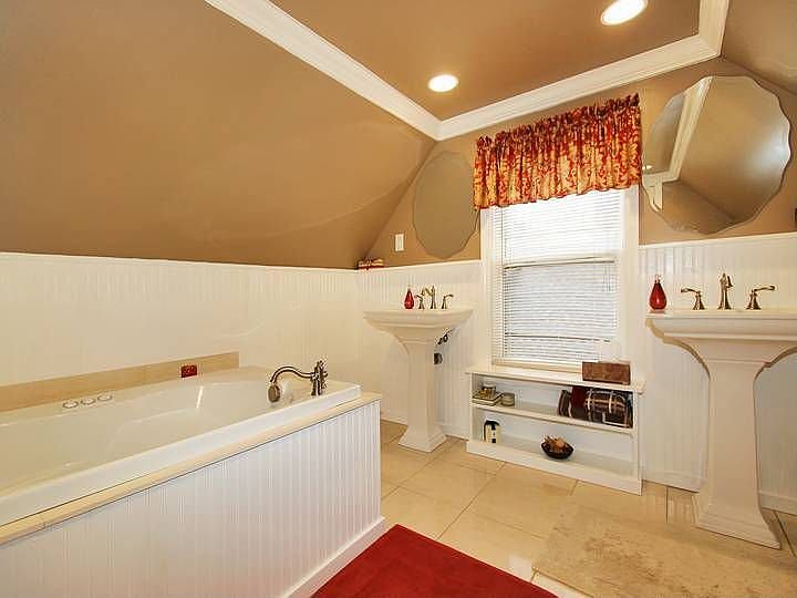 Master Bedroom Bath