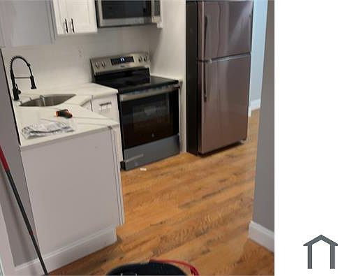 3rd image of 4627 Carpenter Ave Floor 1