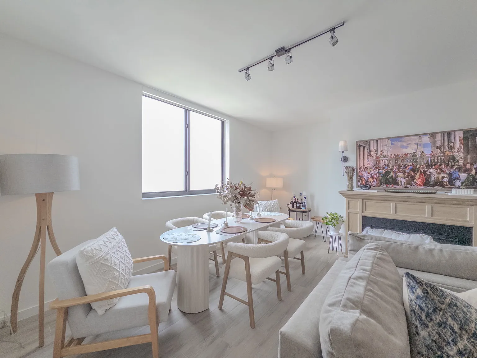 2 bed, 2.0 bath, 1224 sqft, $4,999 — Photo 4