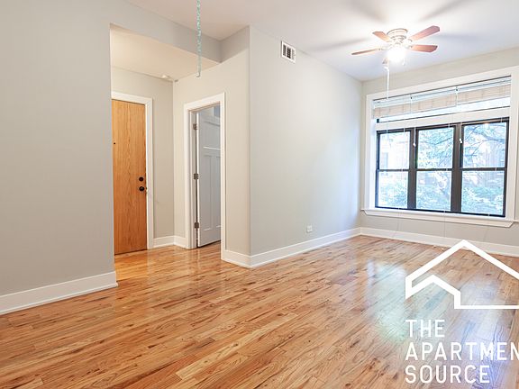 4th image of 633 W Oakdale Ave APT 2