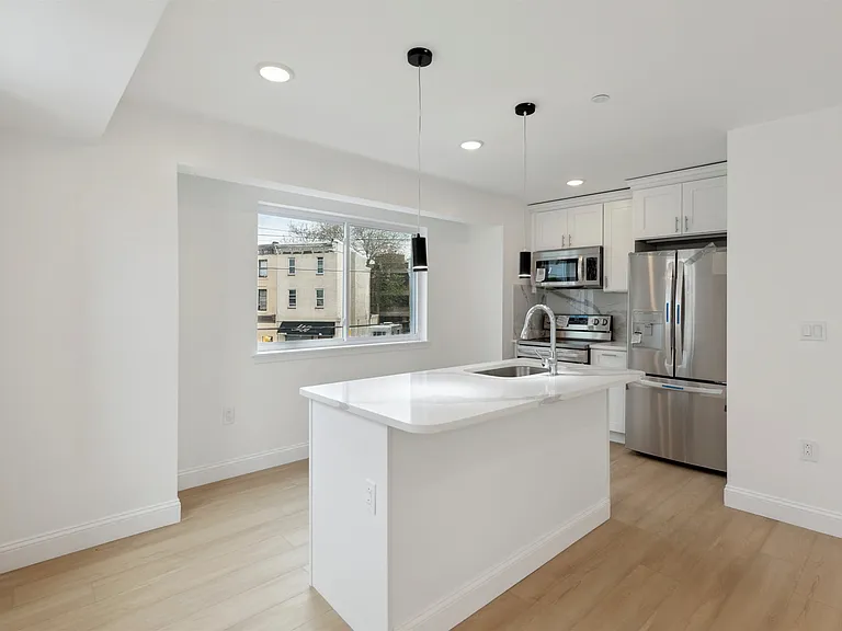2118 W Oxford St #1 — Photo 3