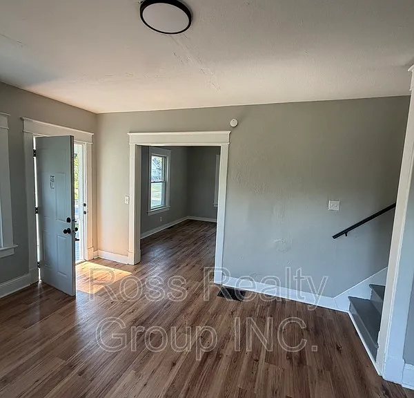 445 Hiett Ave — Photo 6