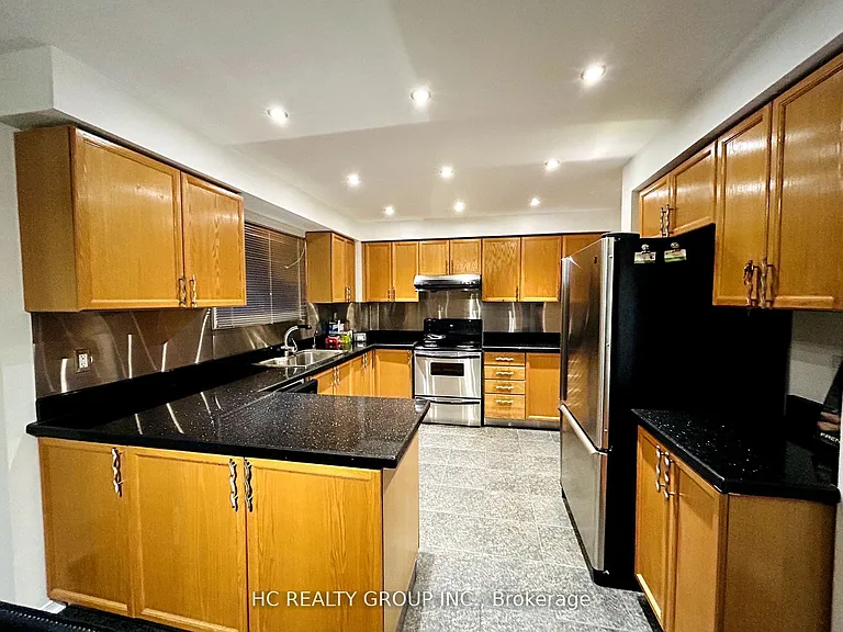 33 Westmoreland Ct — Photo 4