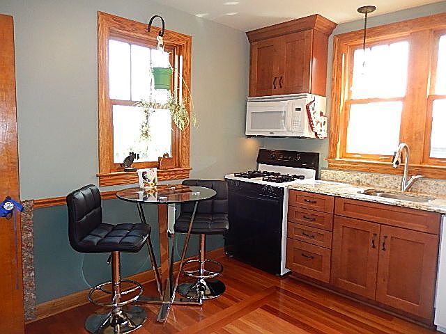 1st image of 9527 S Lacrosse Ave