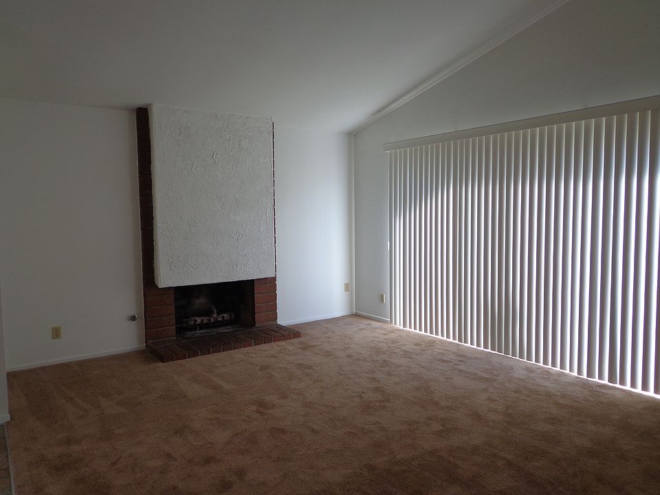 2nd image of 10781 El Gorra Cir