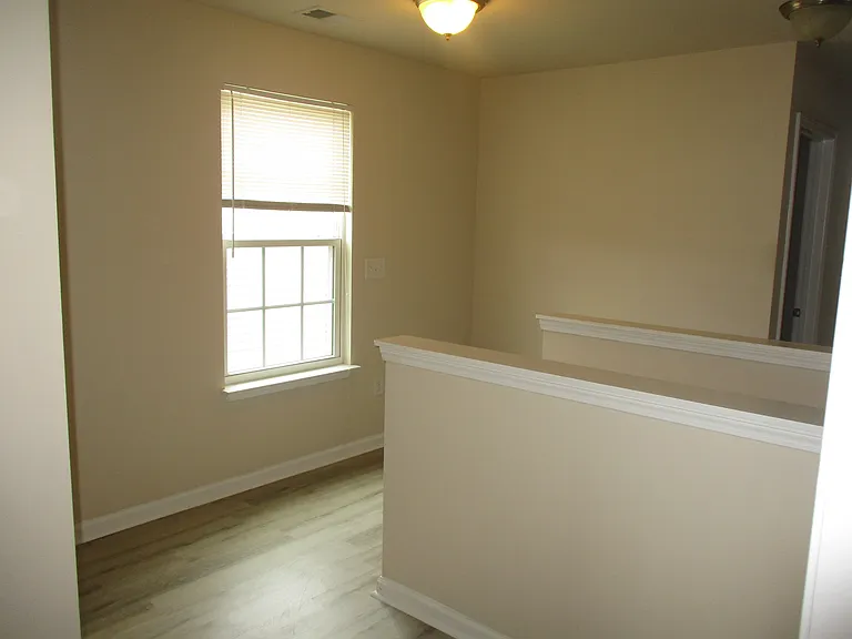 812 Hayes Point Cir — Photo 9