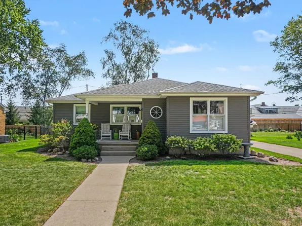 34 E 30th St, Holland, MI 49423