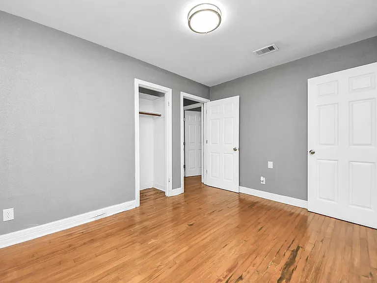 8527 Dillon St — Photo 15