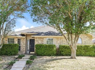 1040 Glencrest Dr, Cedar Hill, TX 75104