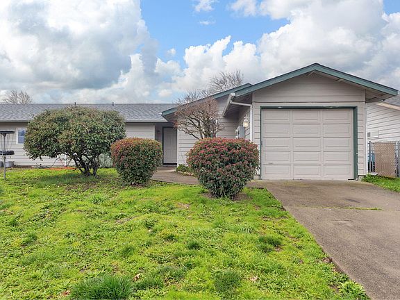 2nd image of 1460 SW Kokanee Ln