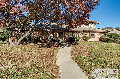 2nd image of 1120 Yorkshire Dr