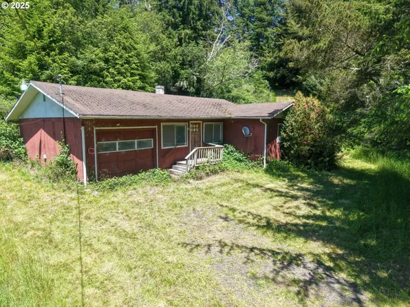 60422 Foxglove Rd, Coos Bay, OR 97420